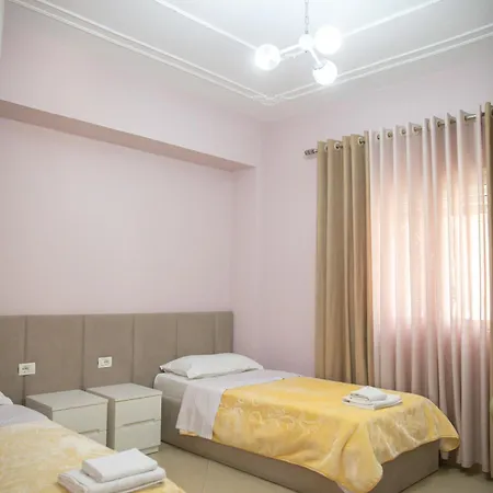 Hotel Merkaj *