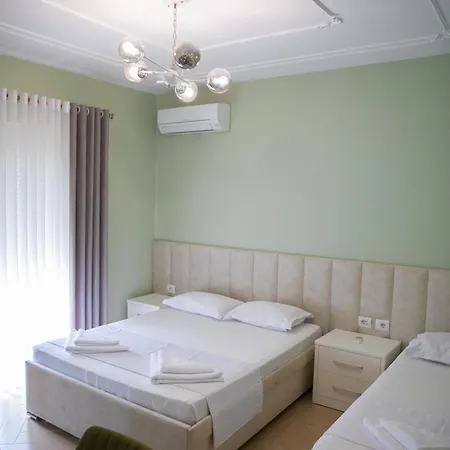 Hotel Merkaj *