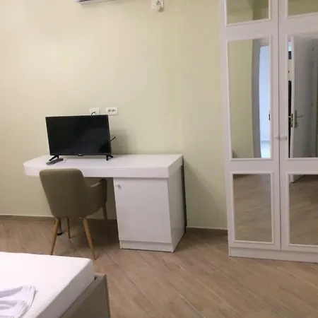 Hotel Vila Merkaj *
