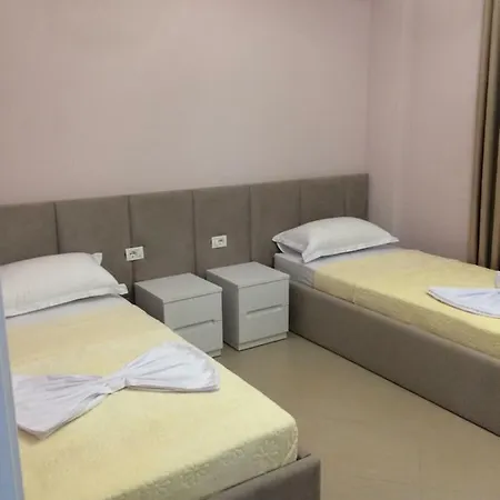 Hotel Vila Merkaj *