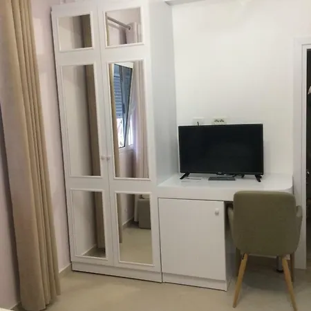 Hotel Vila Merkaj *